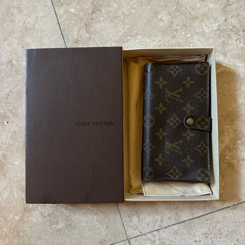 Louis Vuitton Vintage Monogram Viennois KissLock Wallet
